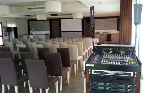 Sistema De Megafonia Con Microfonia Profesional Sennheiser En Valencia Para Eventos Empresa